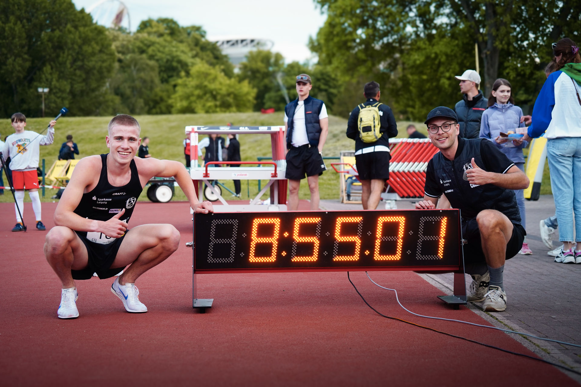 25-05-14_LAZ-Meeting_U20-EM-Norm geknackt – Jakob Rödel und Trainer Niklas Cervinka_Foto T. Boden